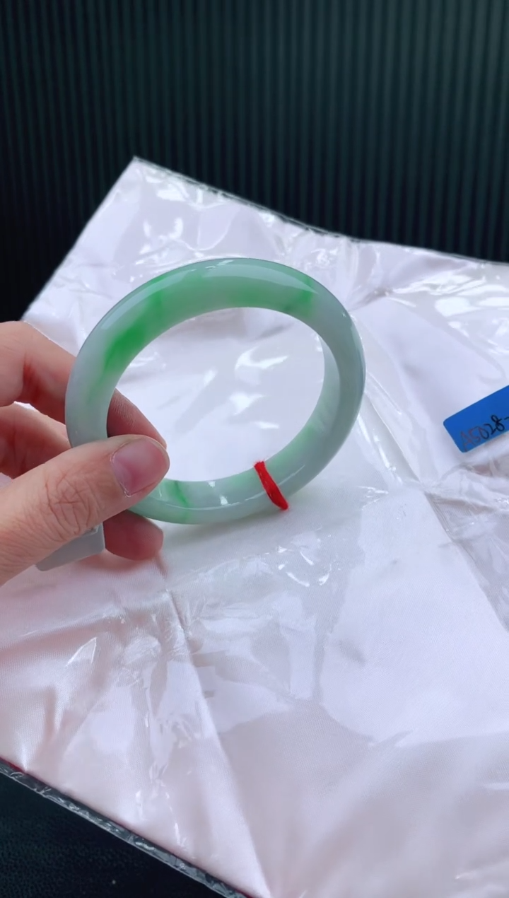 未镶嵌手镯翡翠57+