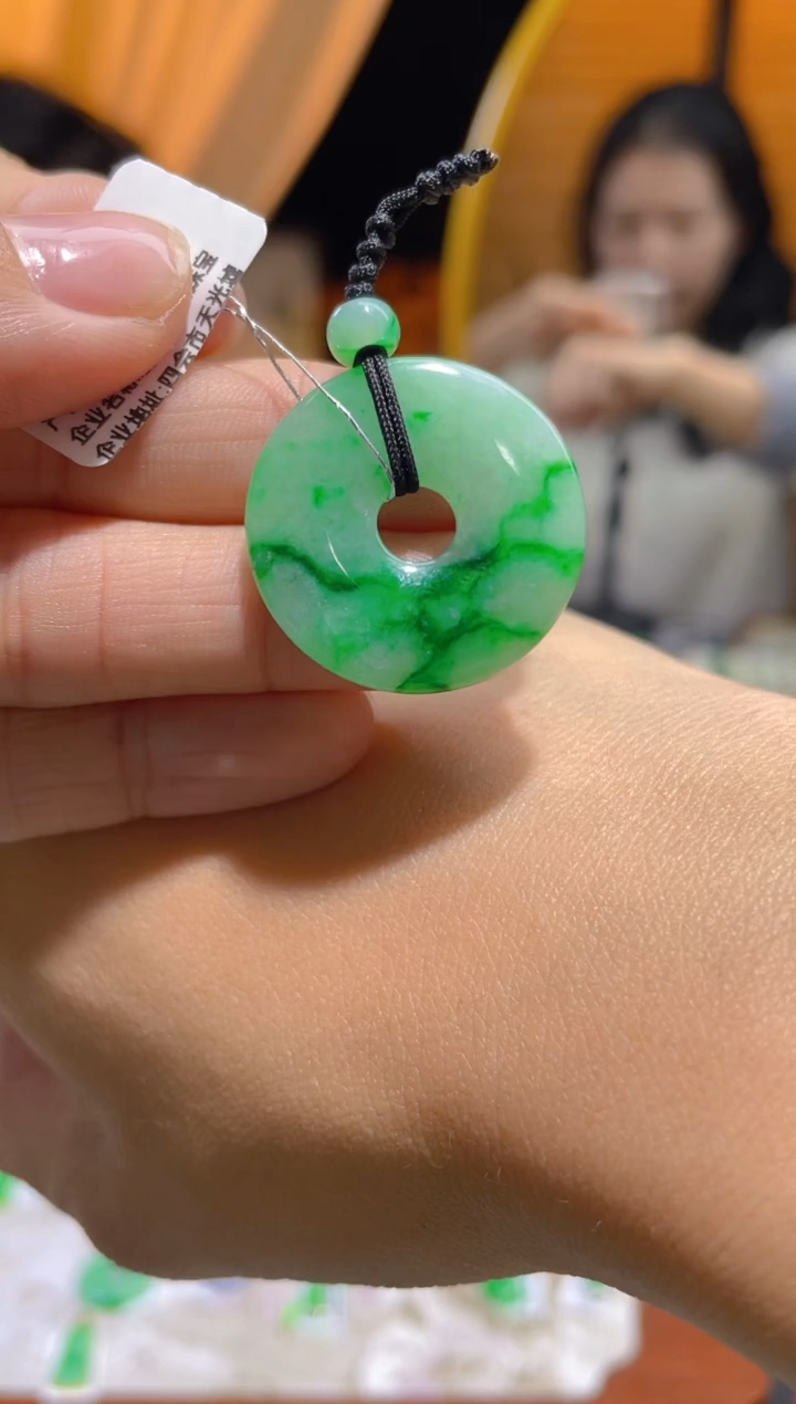 【闪购商品】翡翠颈饰未镶嵌假一赔三