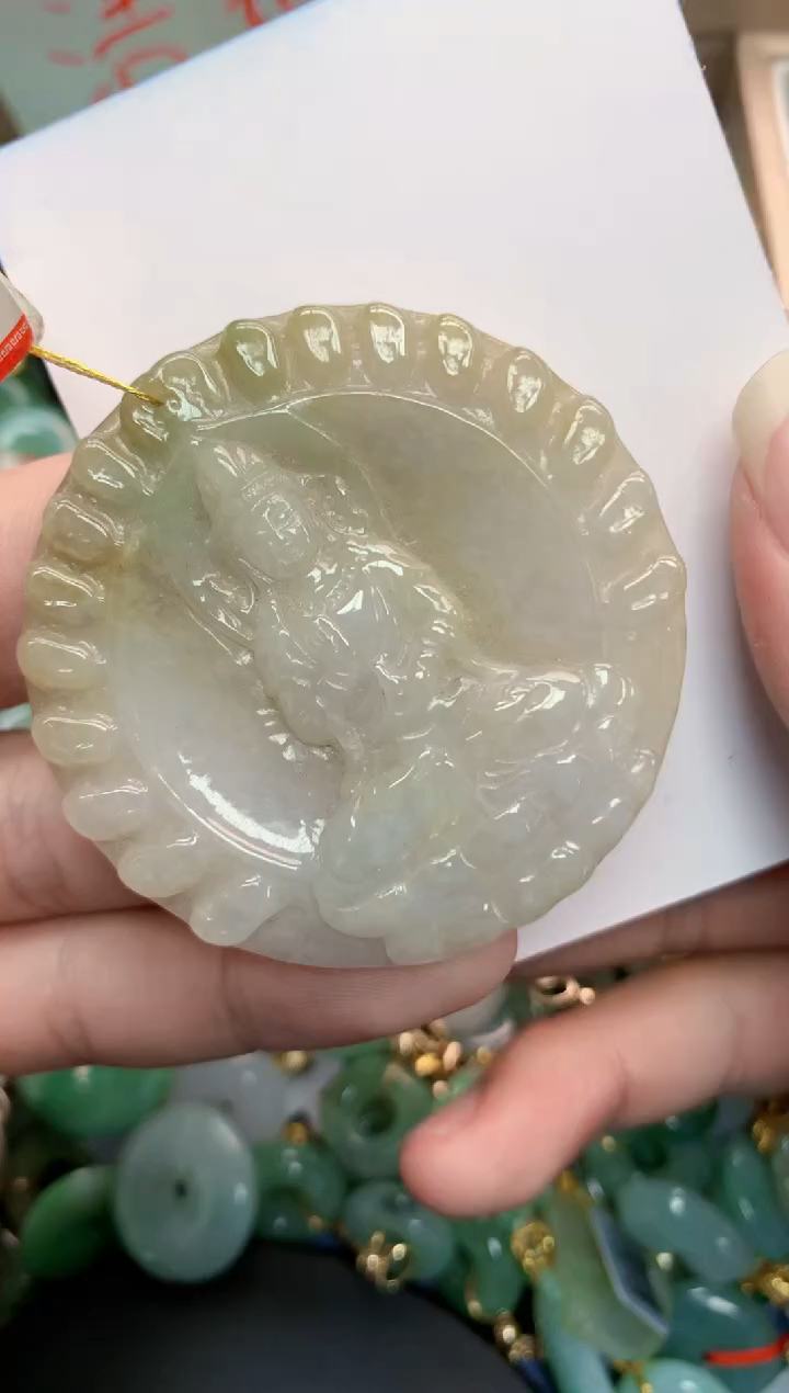 翡翠未镶嵌颈饰        1