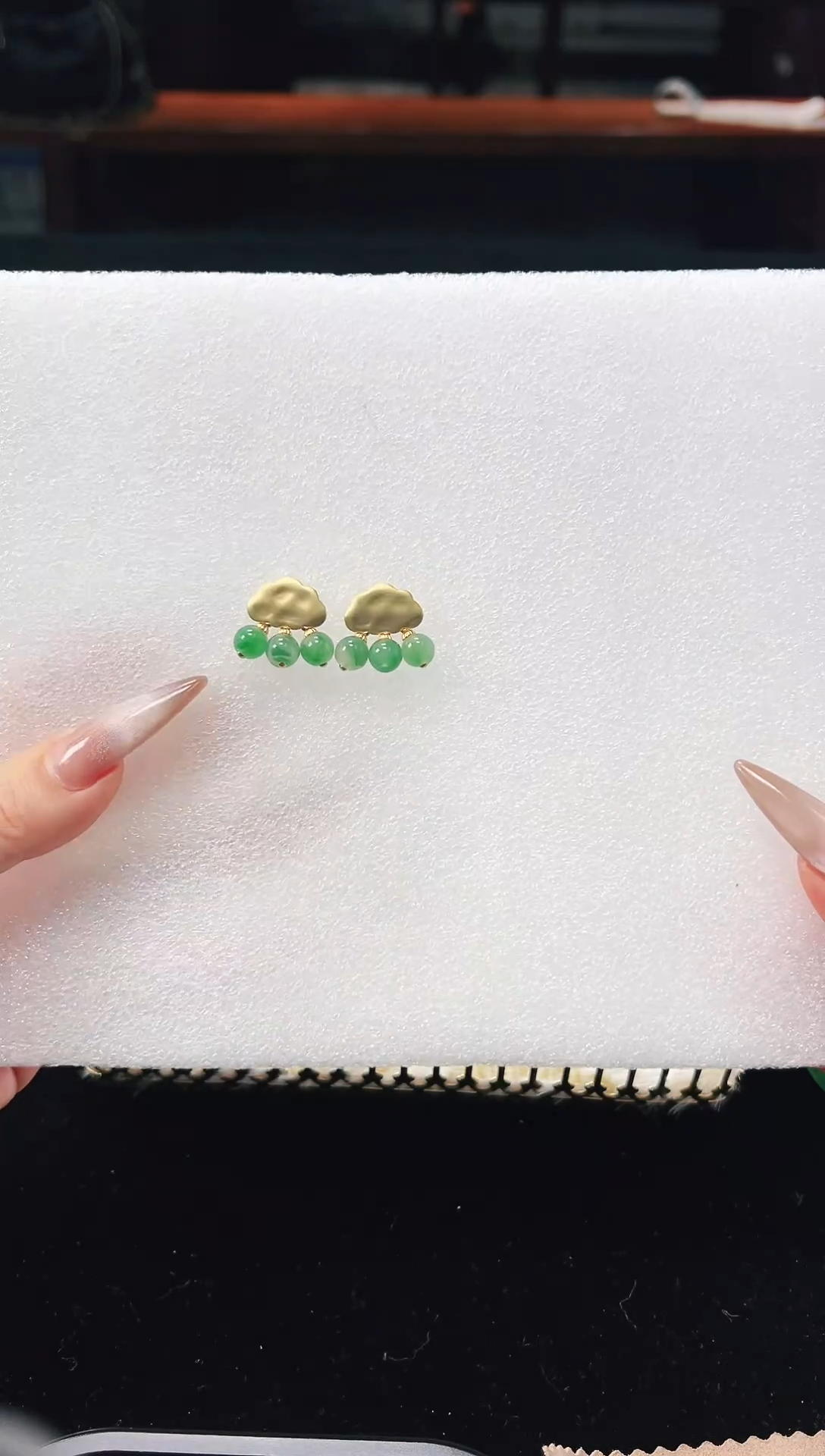 【闪购商品】石英质玉耳饰银S925镶嵌天然非洲翠耳饰