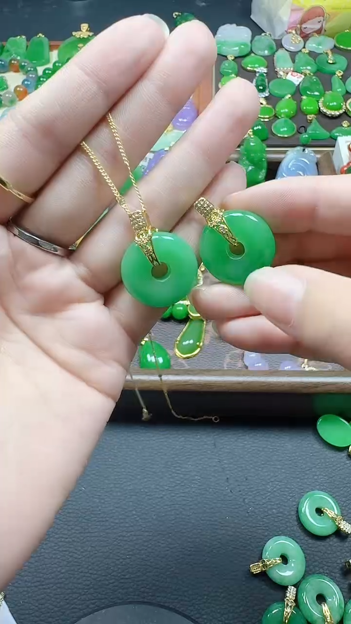 吊坠(赠链)14K金镶嵌翡翠花青小甜甜圈