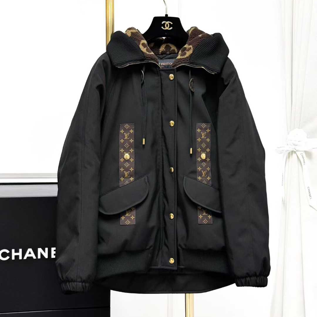 99新 LouisVuitton/路易威登 34码黑色拼棕色老花滑雪连帽大衣