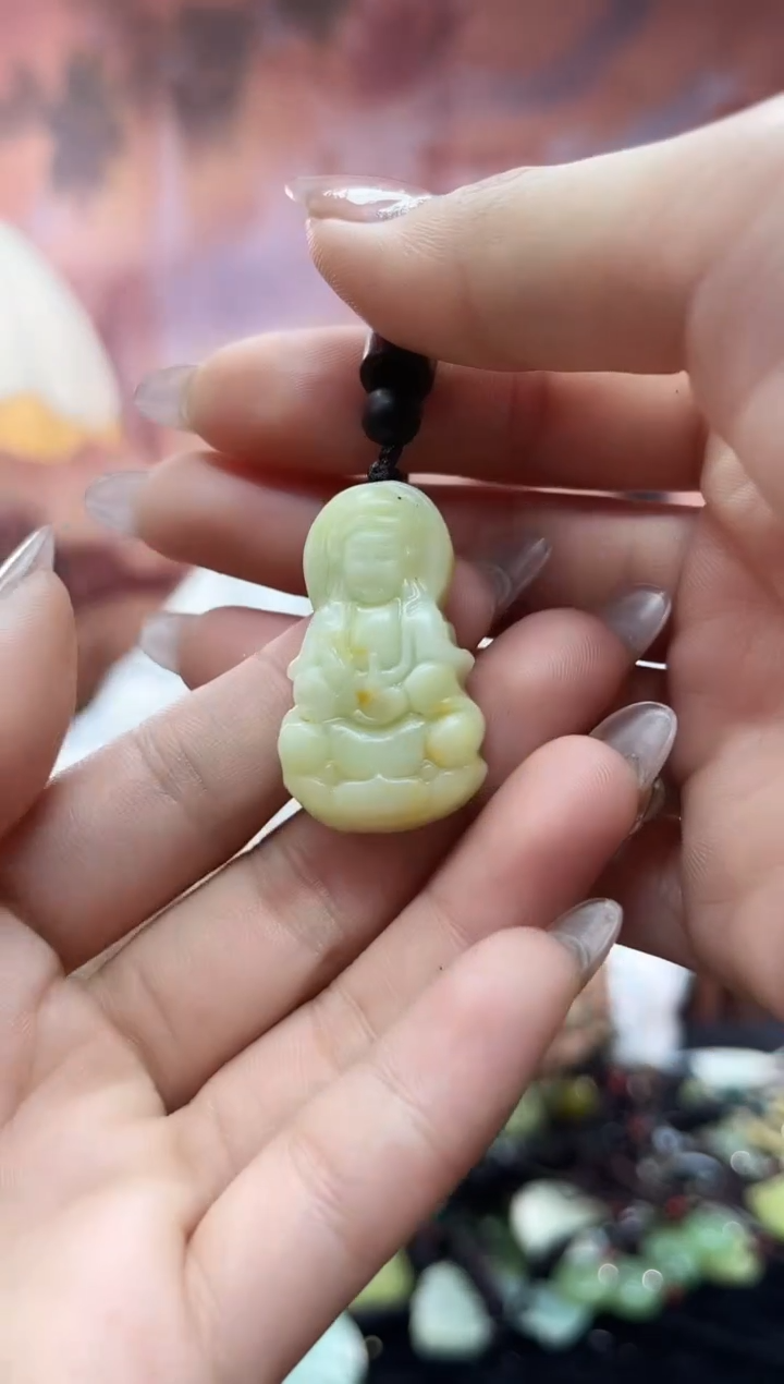 未镶嵌岫玉吊坠`