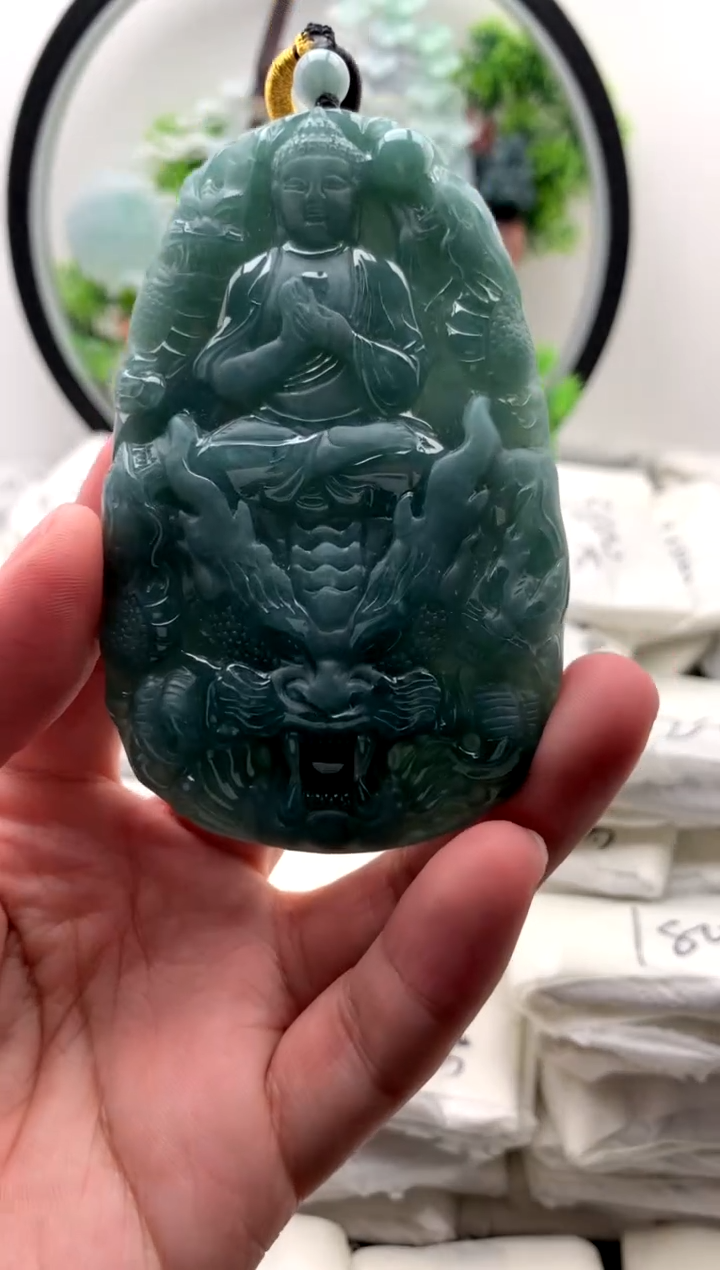 【闪购商品】翡翠颈饰未镶嵌大日如来