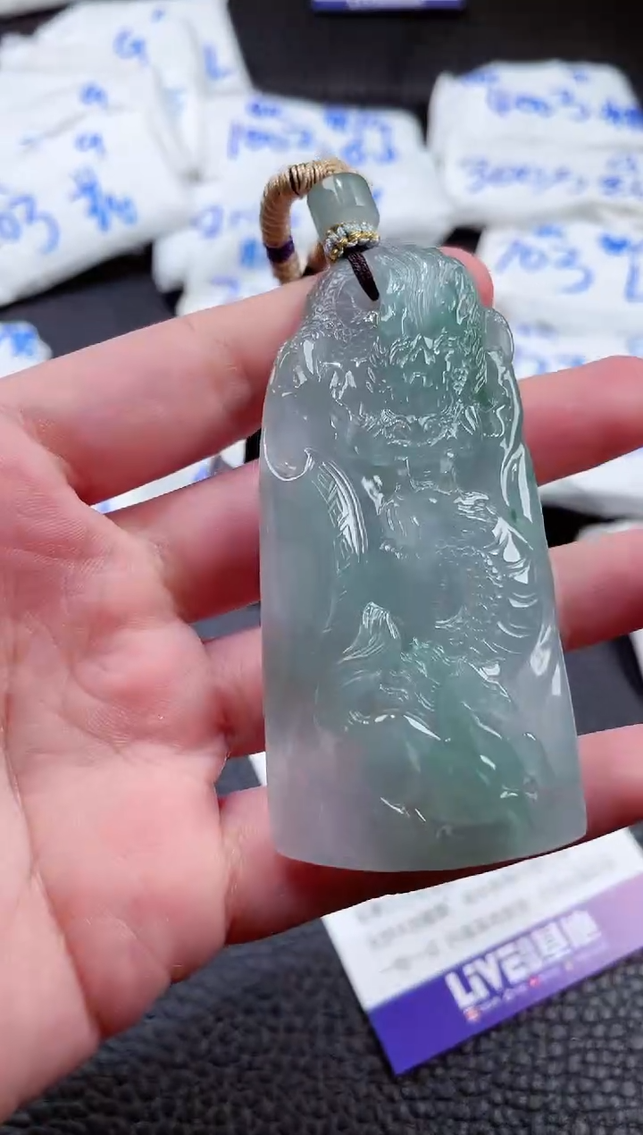 【闪购商品】翡翠未镶嵌颈饰00002048