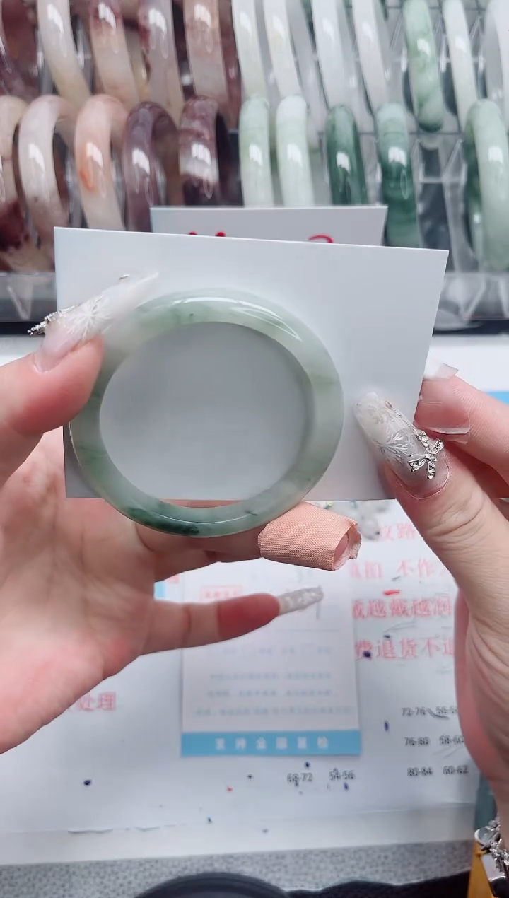 【闪购商品】石英质玉手镯未镶嵌A32-53.1