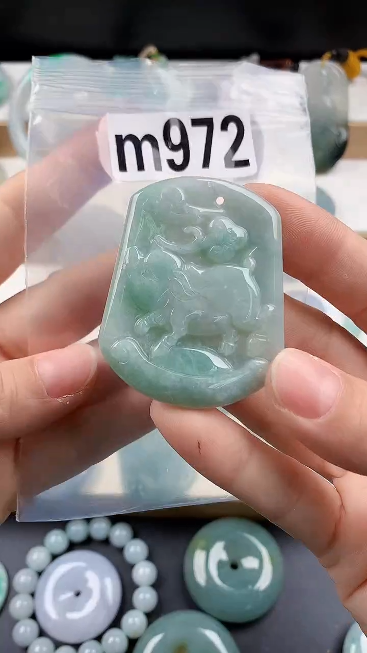 颈饰未镶嵌翡翠天然翡翠吊坠挂件