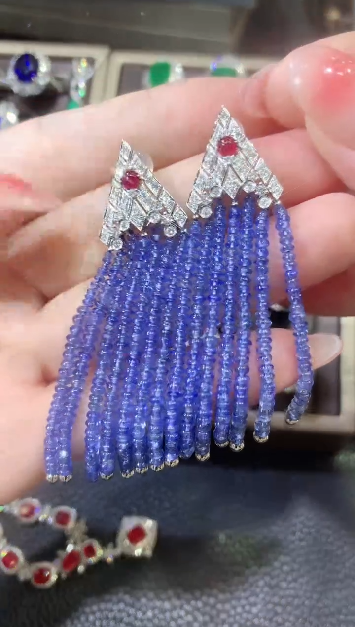 【闪购商品】蓝宝石耳饰18K金镶嵌C94 