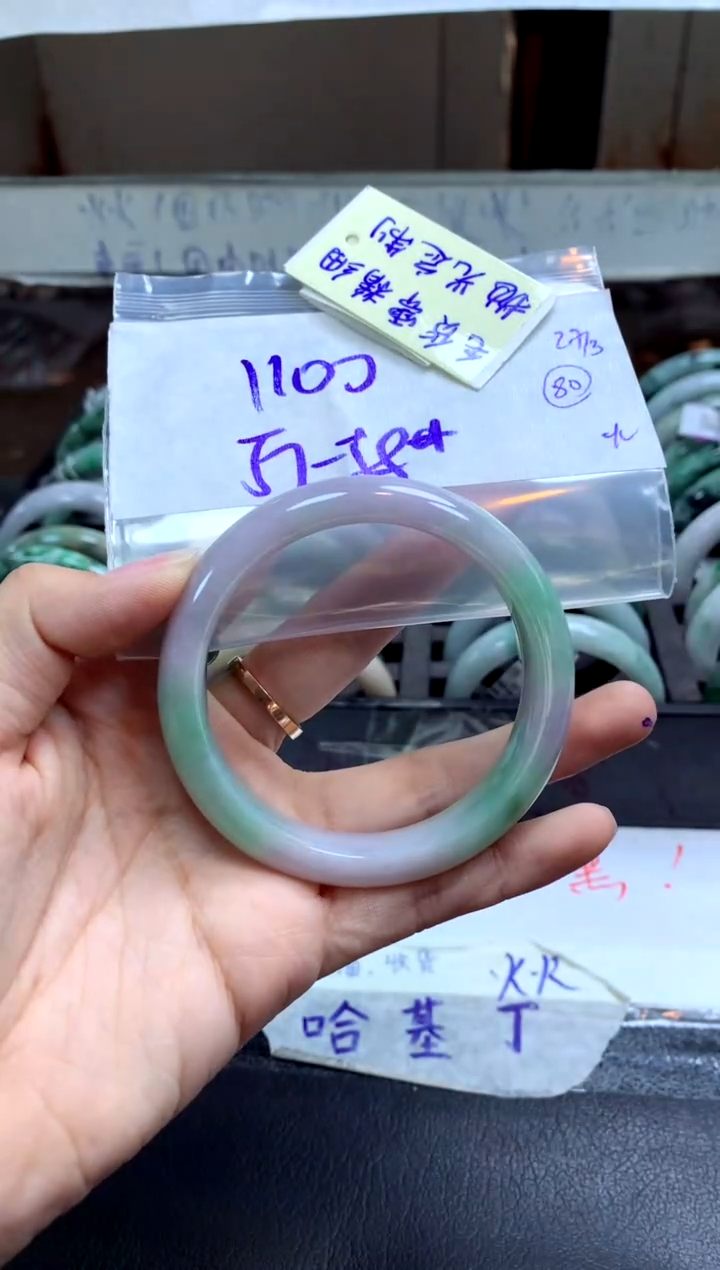 定制翡翠未镶嵌毛货需精细抛光+多人