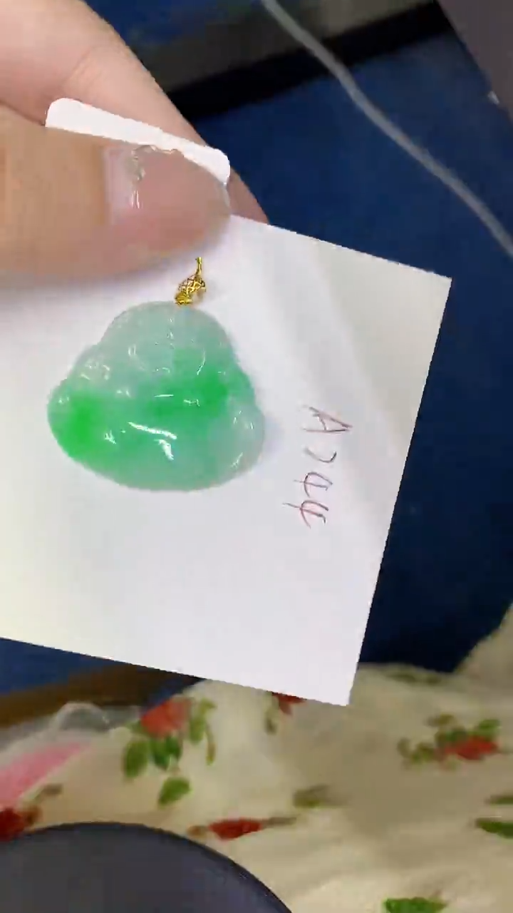颈饰18K金镶嵌翡翠缅甸天然翡翠A货