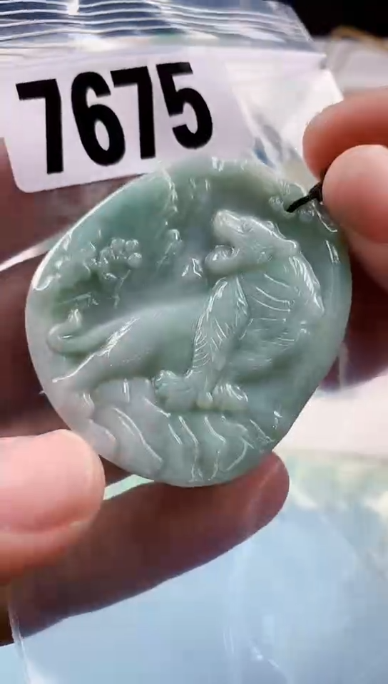 【闪购商品】翡翠挂件未镶嵌天然翡翠吊坠挂件