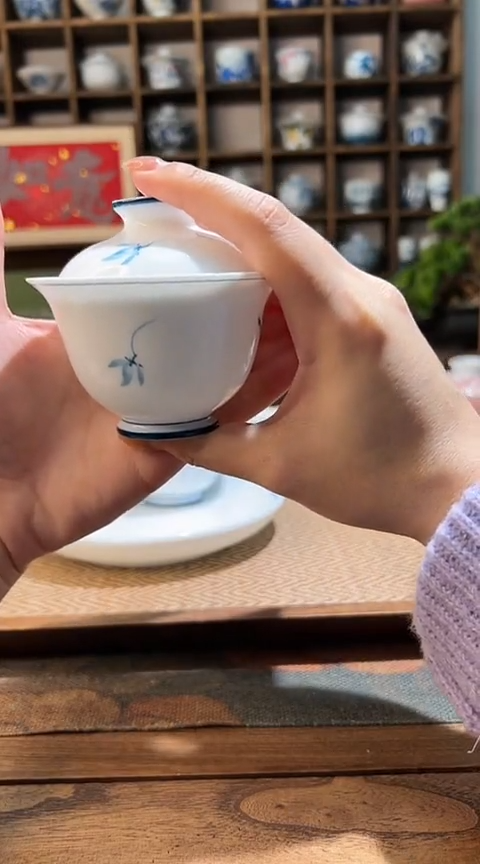 【闪购商品】手绘玉兰花小二才盖碗