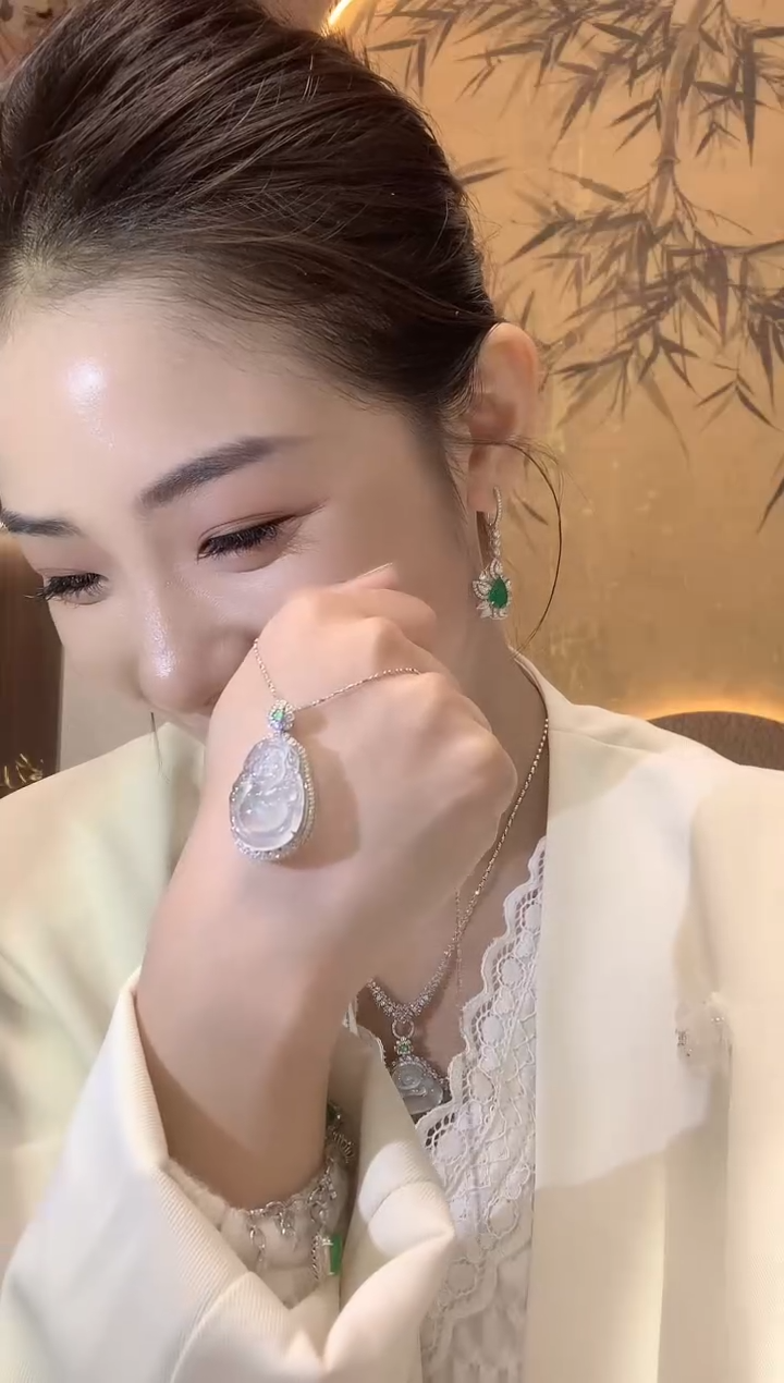 【闪购商品】翡翠吊坠(不含链)18K金镶嵌C31
