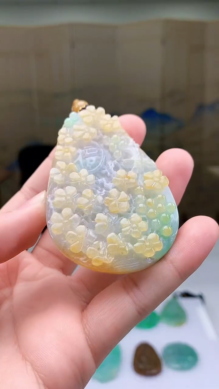 【闪购商品】定制翡翠未镶嵌4829bb-毛货挂件48