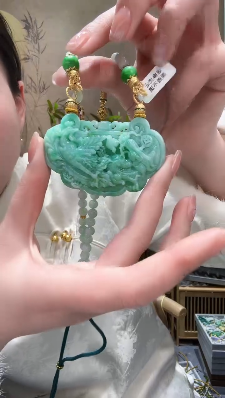 【闪购商品】翡翠颈饰未镶嵌吊坠