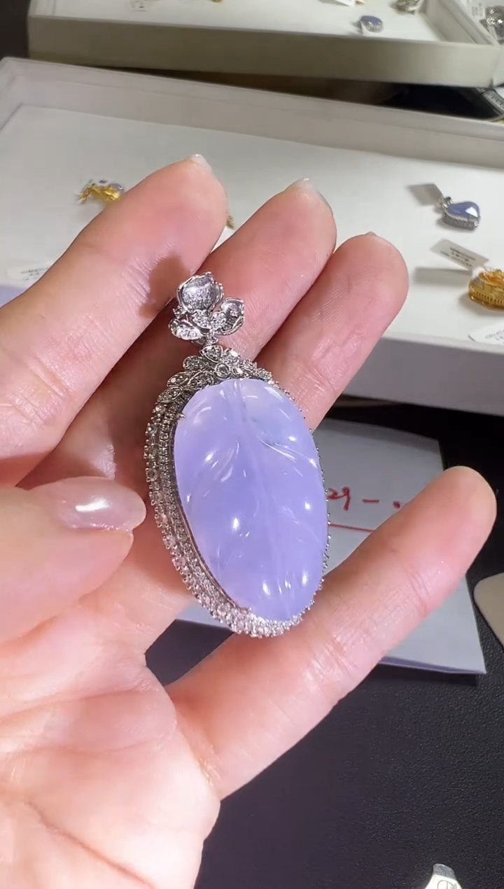 颈饰18K金镶嵌翡翠KXLIU1128-007