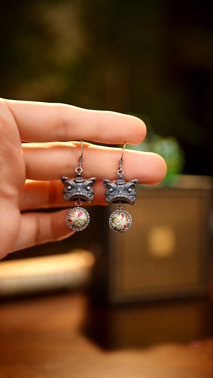 刺绣私人定制苗族手工Q628