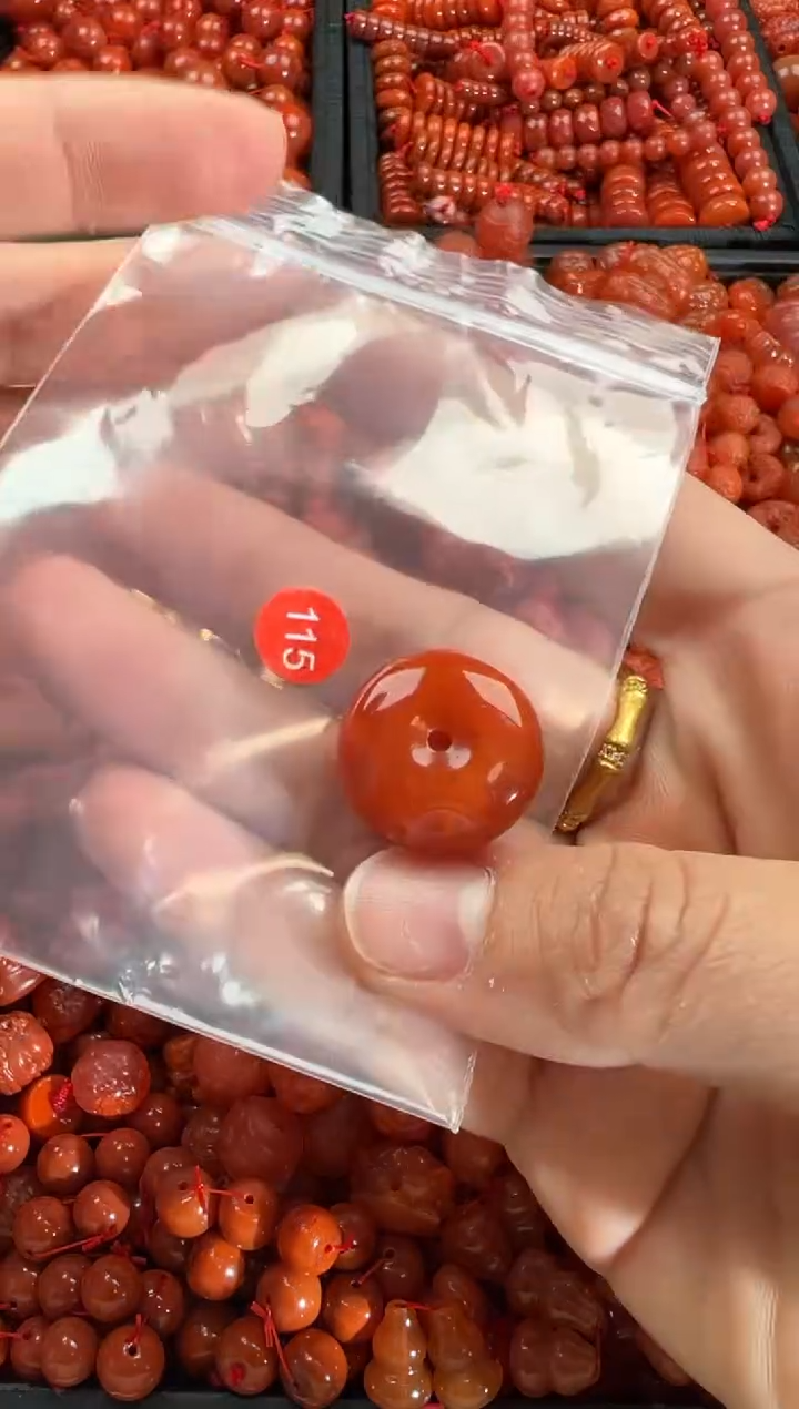 【闪购商品】南红玛瑙颈饰未镶嵌1