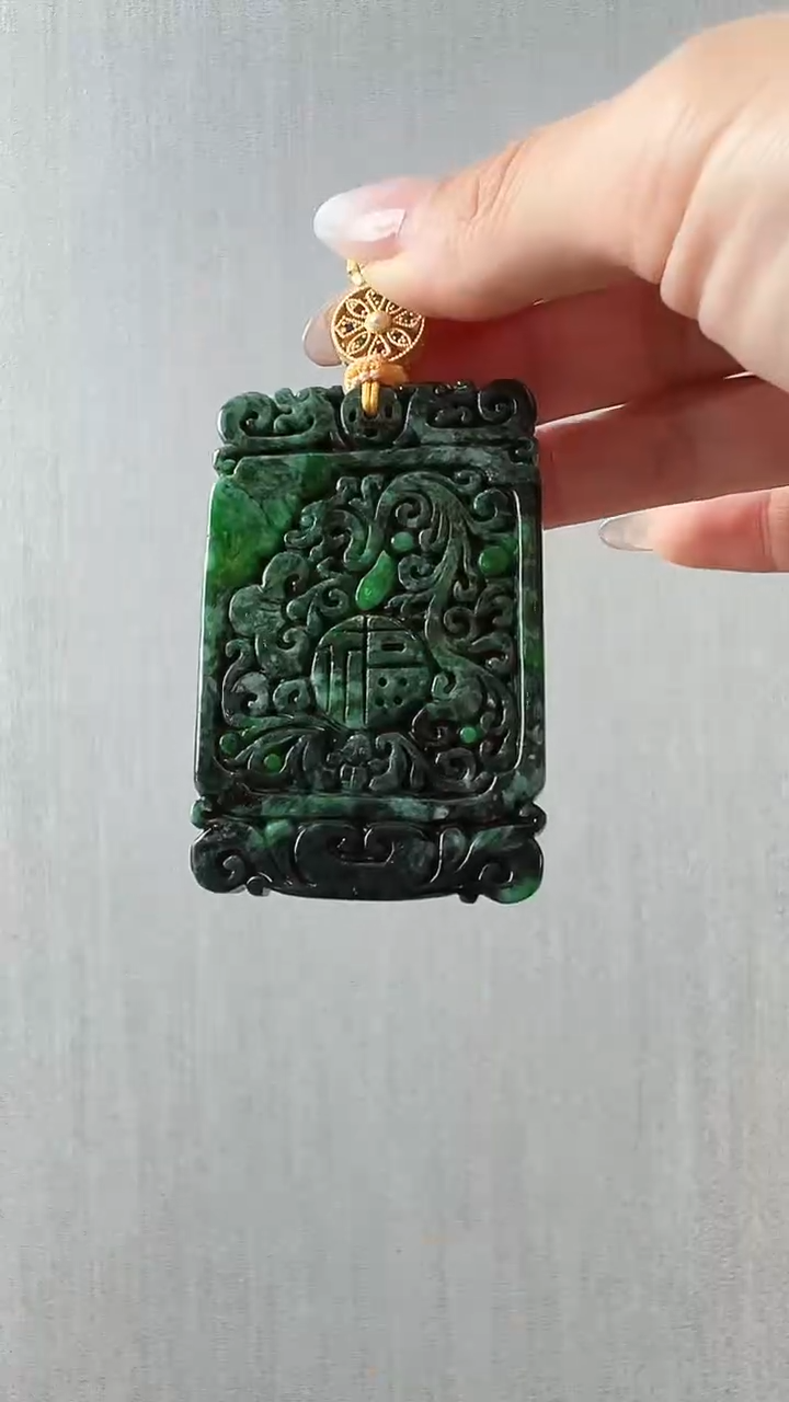 翡翠未镶嵌颈饰无事牌