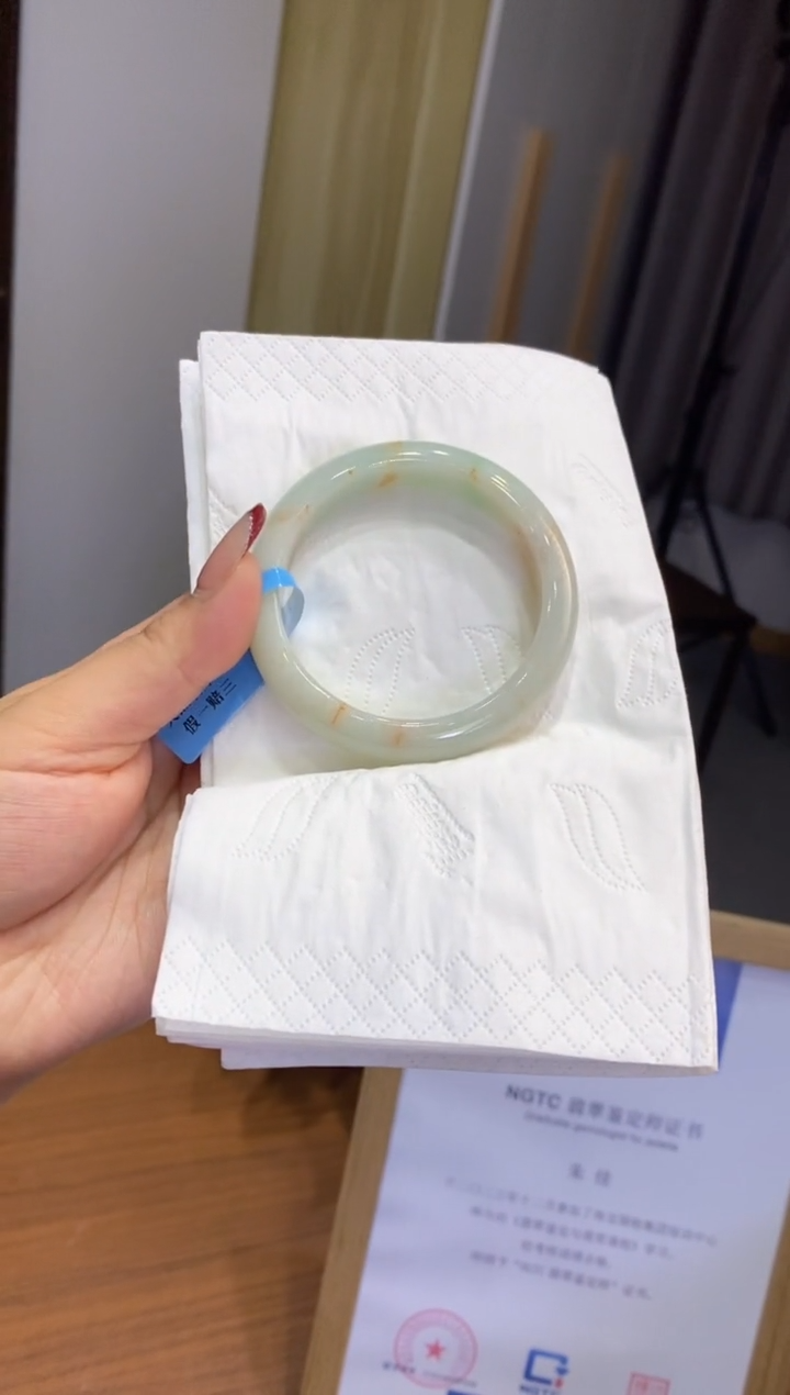 【闪购商品】翡翠手镯未镶嵌00009180