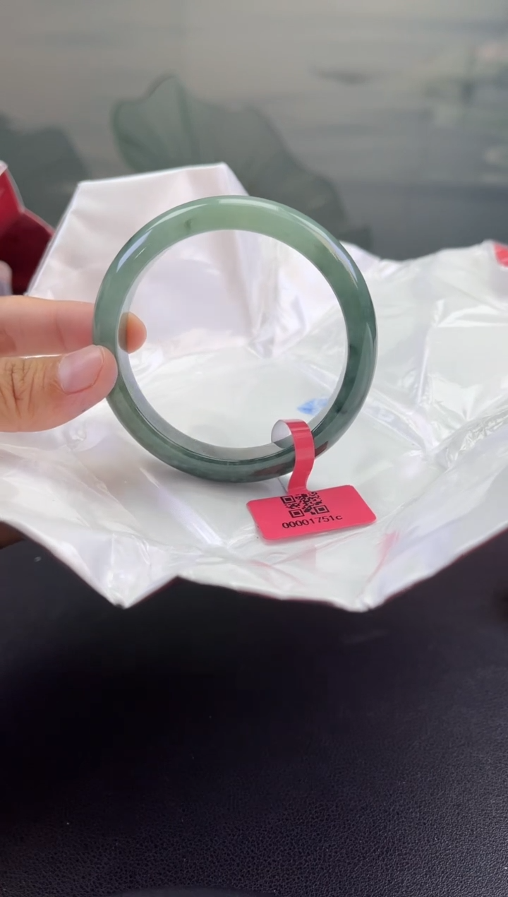 翡翠手镯未镶嵌翡翠手镯15