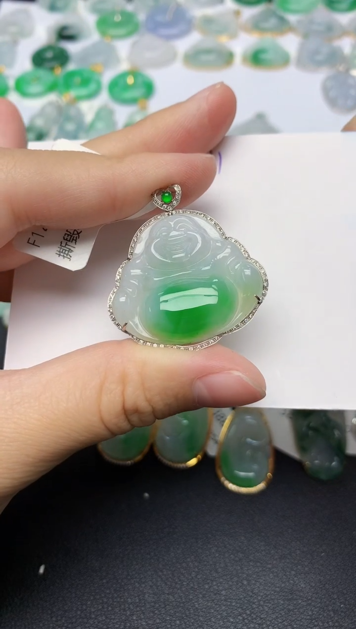 颈饰18K金镶嵌翡翠天然缅甸A货翡翠百元以上9元证书费自理