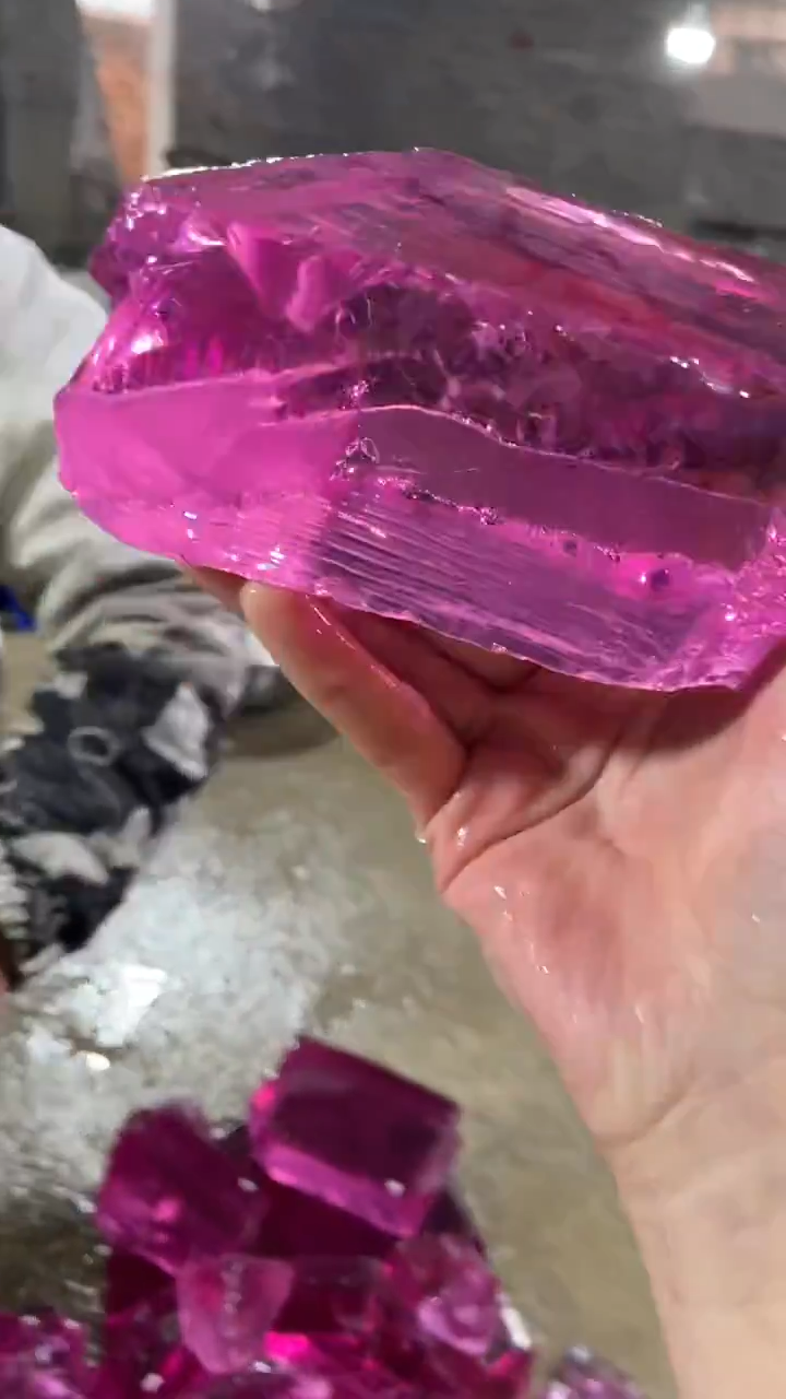 新疆五彩石原石摆件