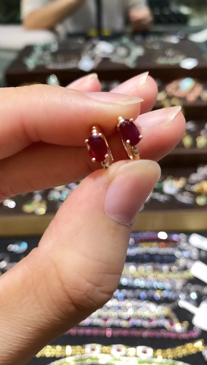 【闪购商品】红宝石耳饰银S925镶嵌耳钉