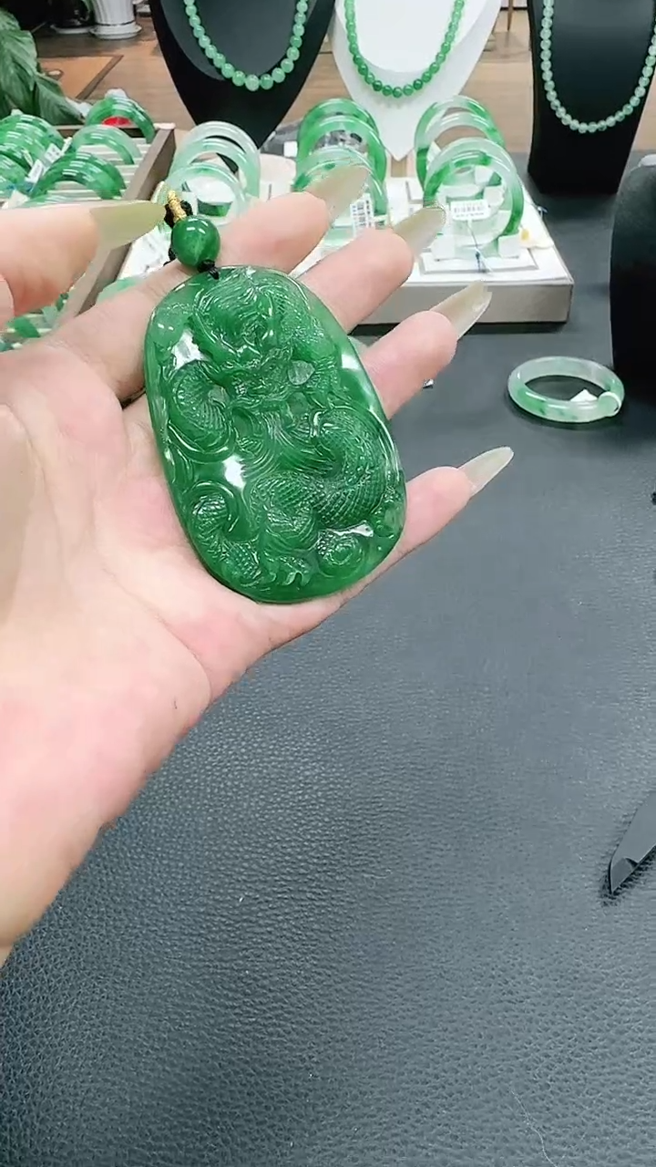 未镶嵌1石英质玉（非洲翠）/8851