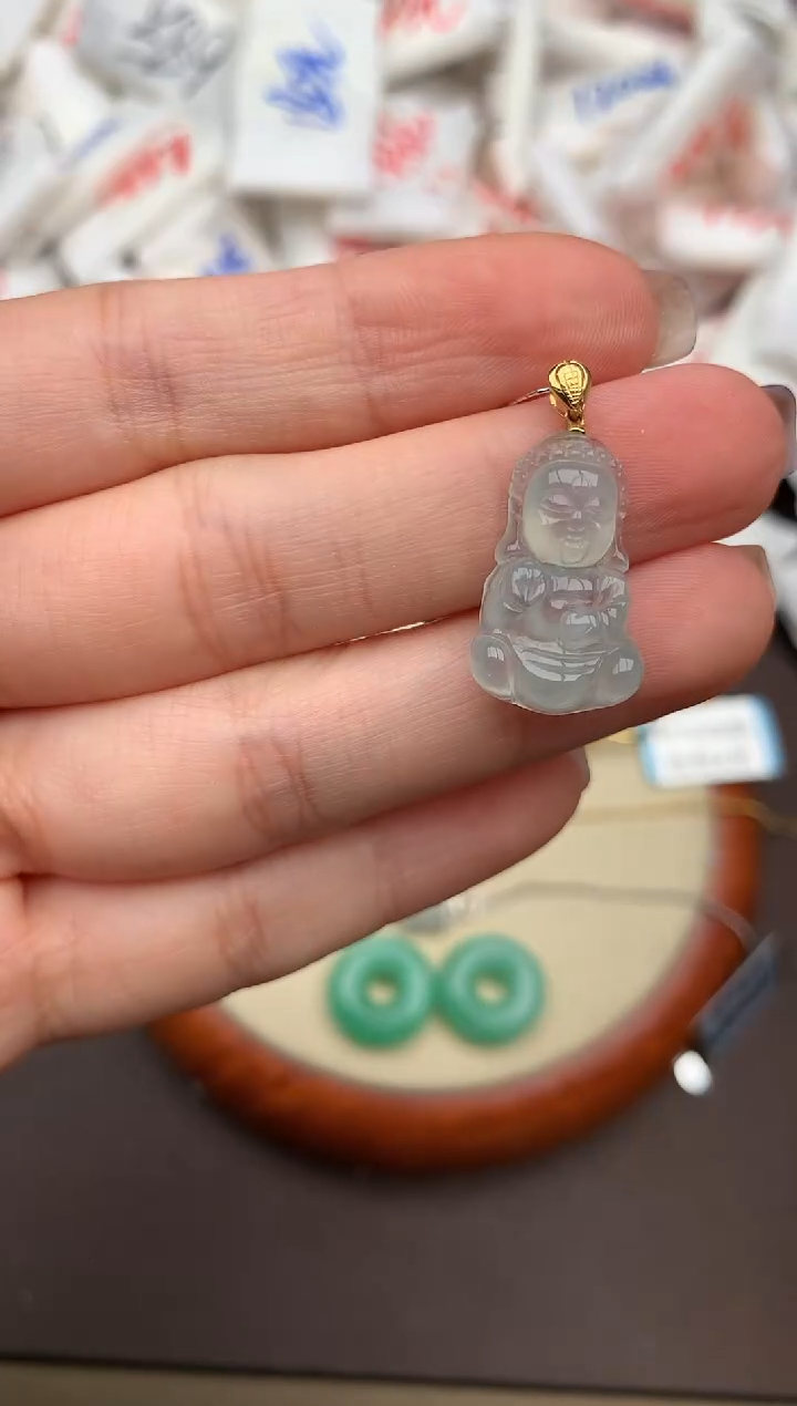 翡翠挂件18K金镶嵌一