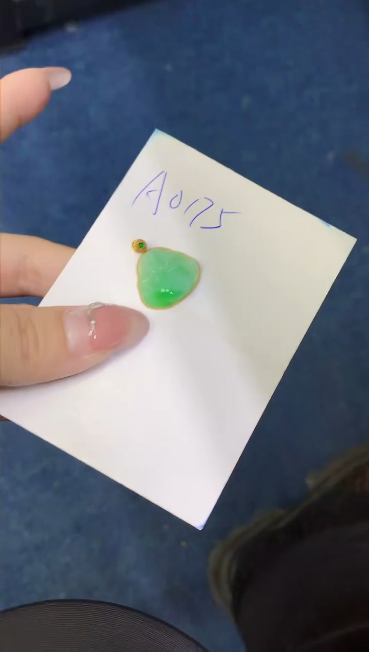 【闪购商品】翡翠颈饰18K金镶嵌00000000000