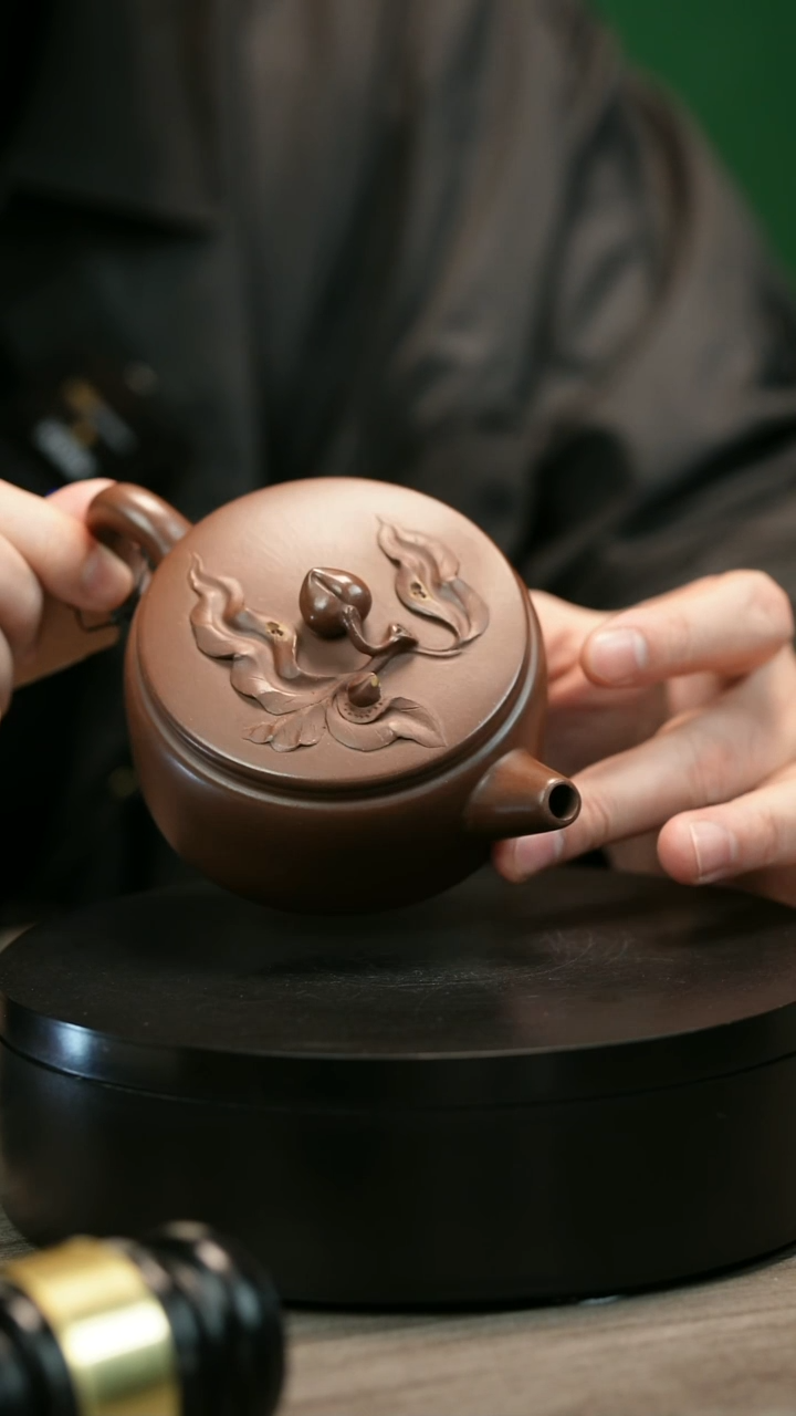 茶壶紫砂我****！H2450赵信军寿桃汉瓦