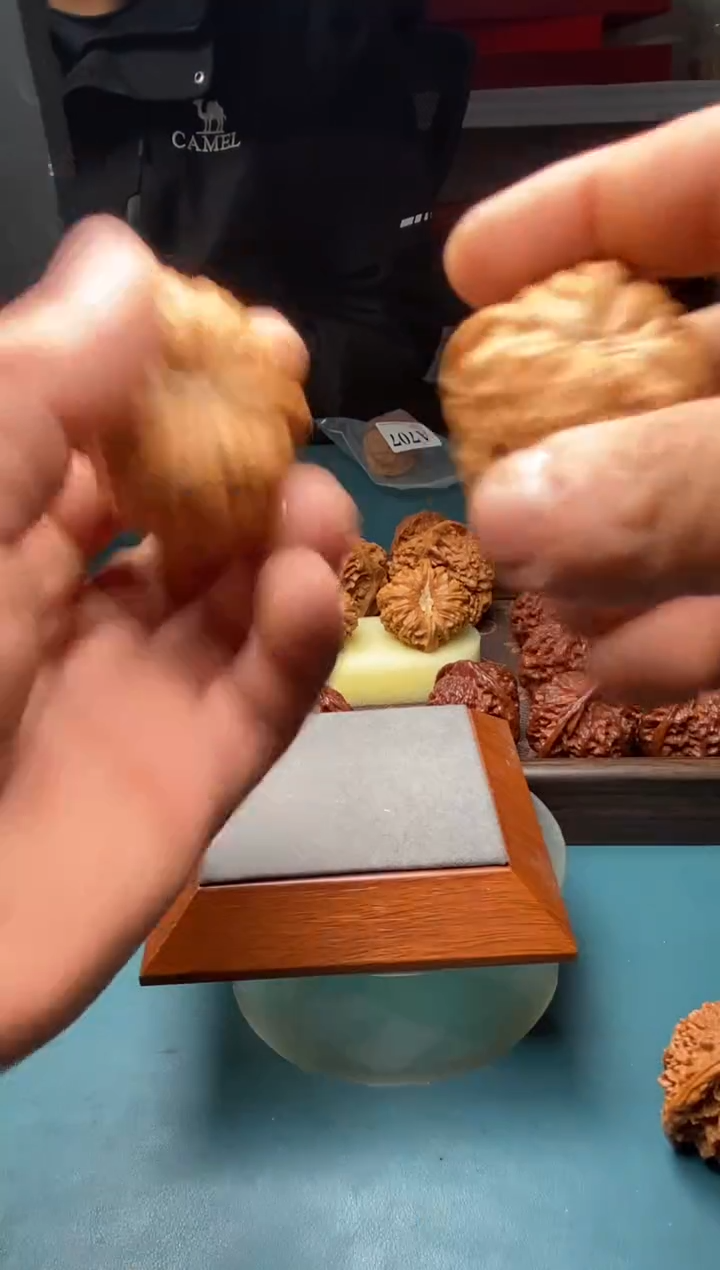 把件文玩核桃柒**下龙鼎官帽b417