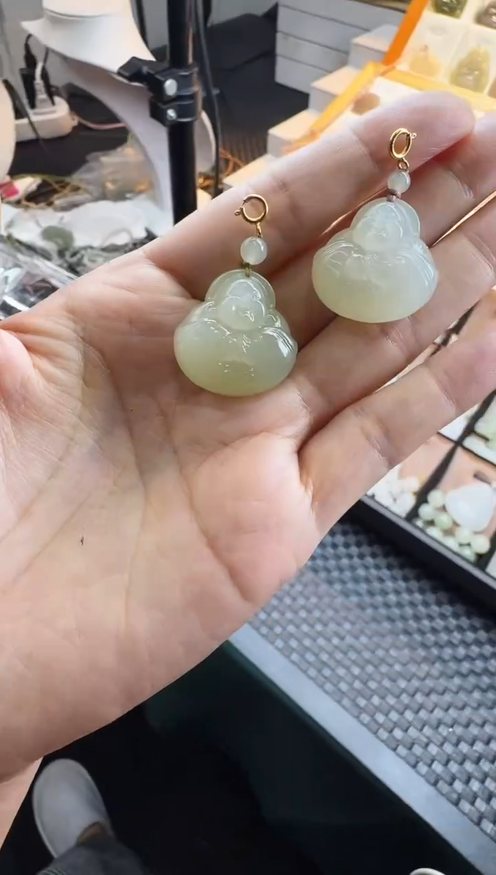 【闪购商品】和田玉颈饰未镶嵌高冰抱抱佛多样性发1