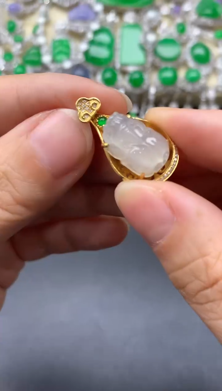 颈饰18K金镶嵌翡翠670-中国好珍宝