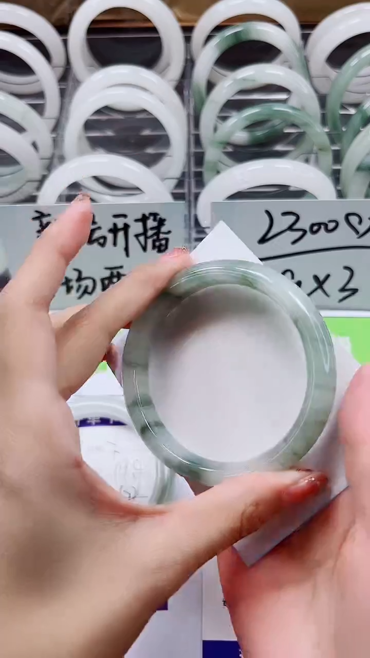 【闪购商品】石英质玉手镯合金A97-58/59