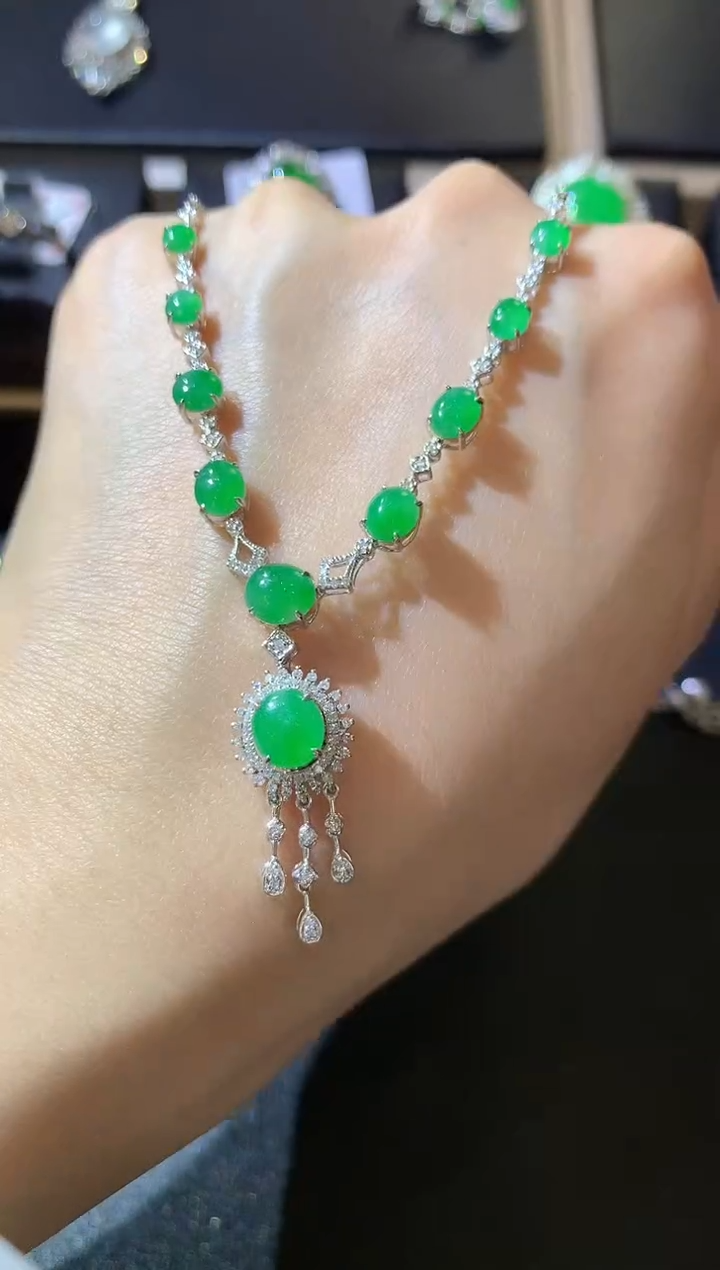 【闪购商品】翡翠套链18K金镶嵌C21多样性发货一件