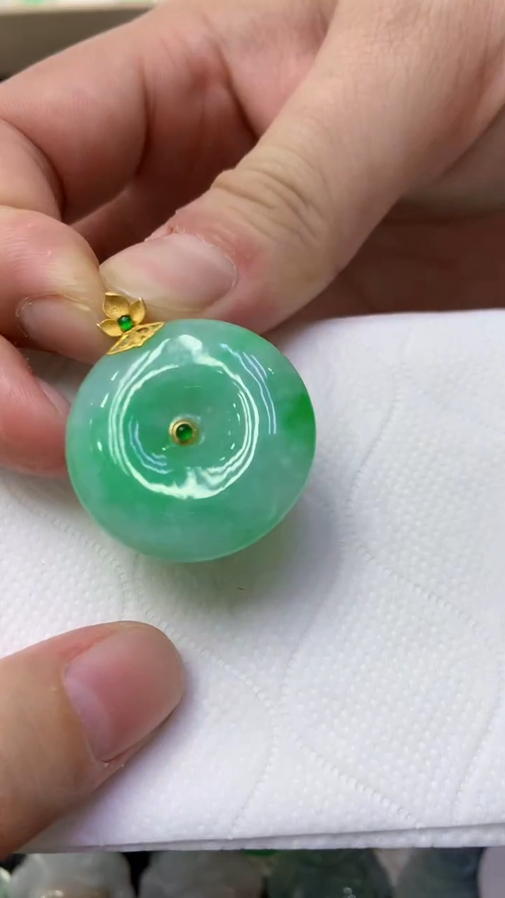 颈饰18K金镶嵌翡翠天然缅甸翡翠A货