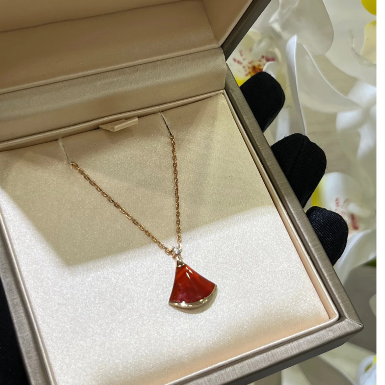 高定18k金镶素版小裙子套链GHJ，多样性发其一