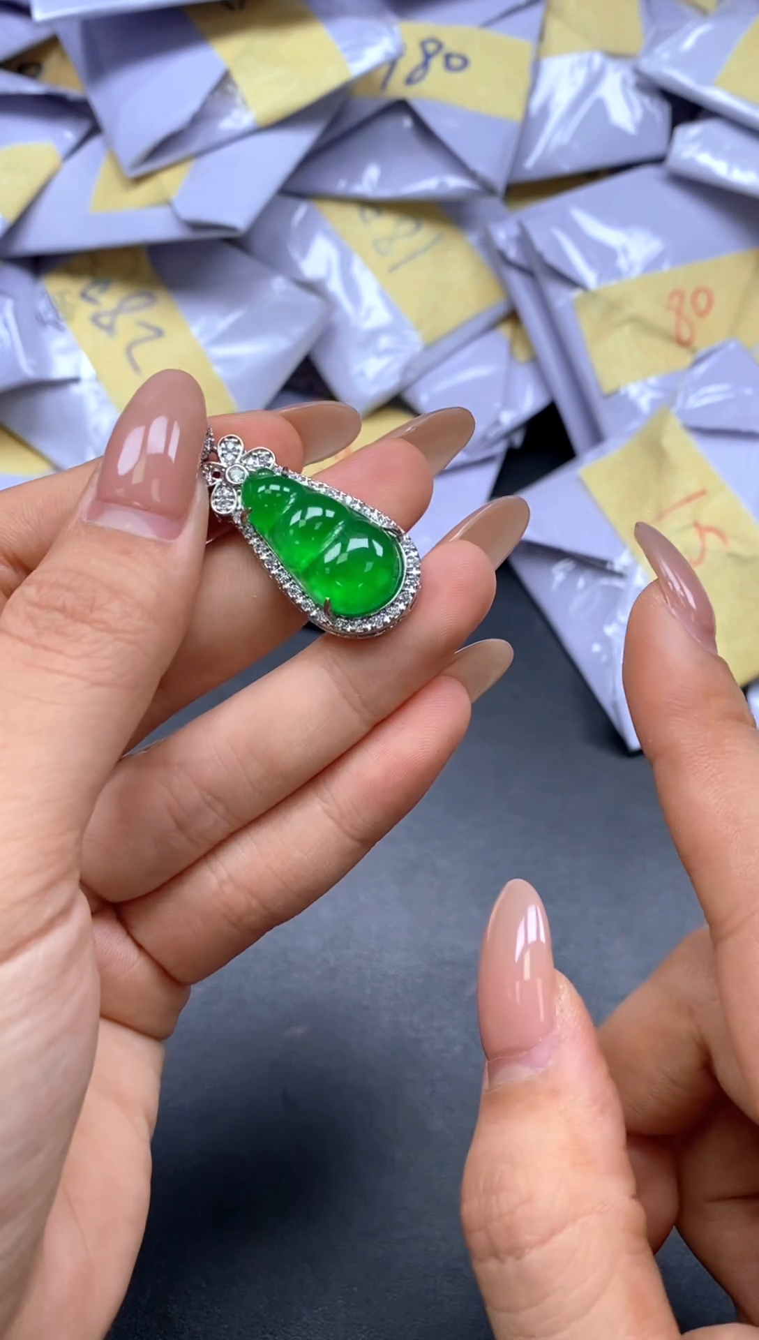 翡翠未镶嵌颈饰名饰精品甄选（吊坠加扣头）142