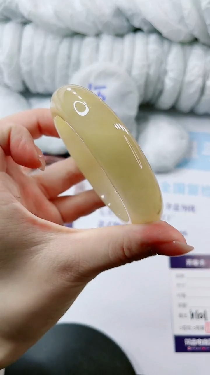 【闪购商品】石英质玉手镯未镶嵌多样性发货V101