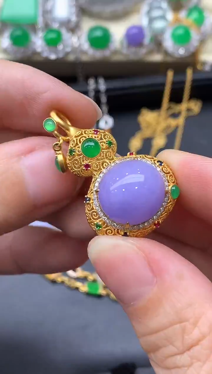 颈饰18K金镶嵌翡翠701-中国好珍宝