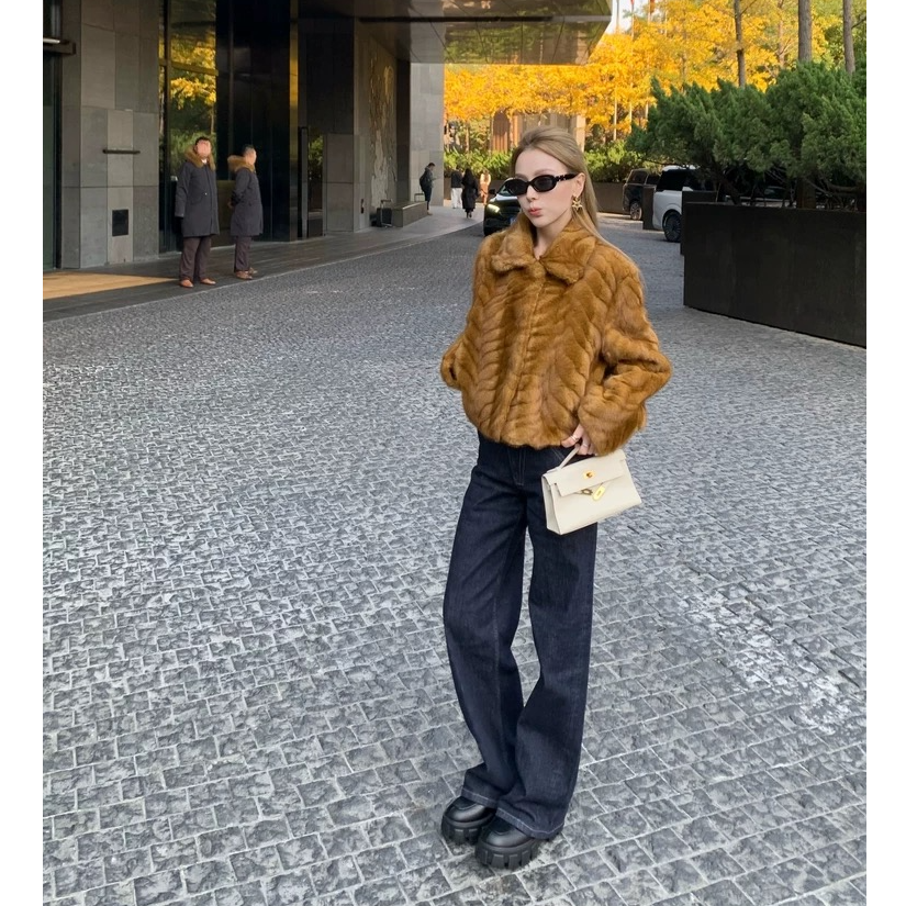 2025/MFE |”极光琥珀“ 翻领小金叶短款皮毛一体洋气仿水貂毛外套
