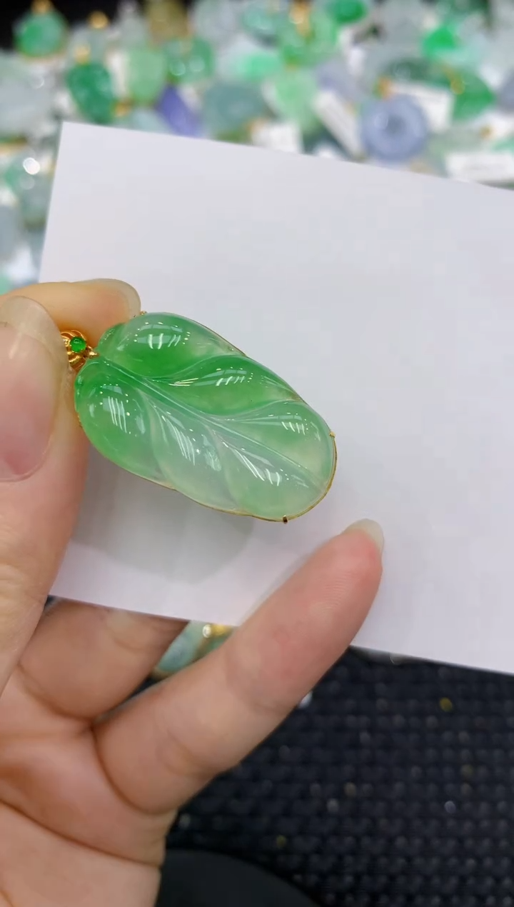 【闪购商品】翡翠颈饰18K金镶嵌8888888888