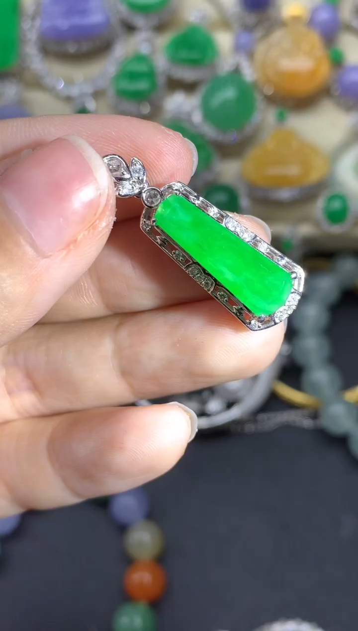 【闪购商品】翡翠颈饰18K金镶嵌628-中国好珍宝