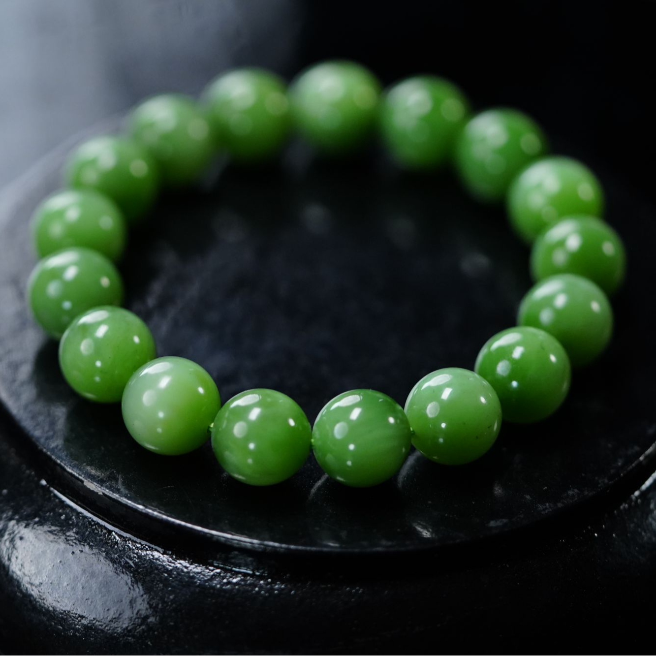 【有藏拍卖】和田玉碧玉圆珠手串Y163