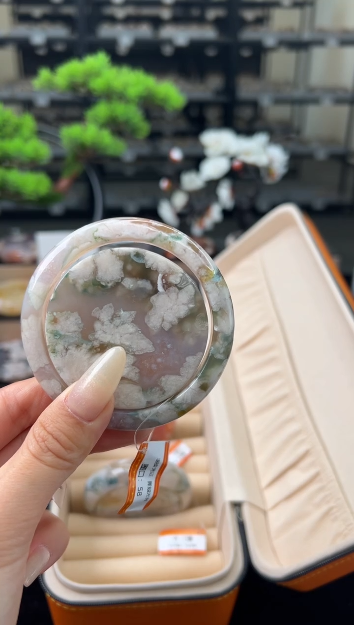 【闪购商品】石英质玉手镯未镶嵌58圈口（赠送镯心）S3