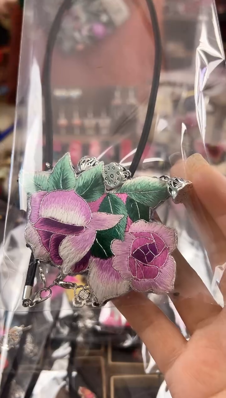 【闪购商品】织绣民族风老绣饰品582