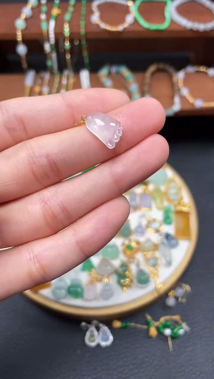 【闪购商品】翡翠吊坠(不含链)18K金镶嵌一个   JK639