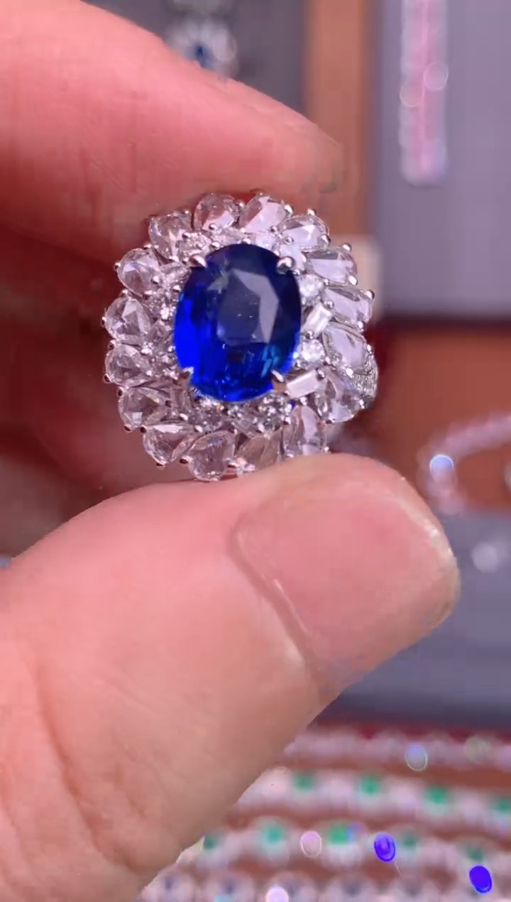 【闪购商品】蓝宝石戒指18K金镶嵌3.0CT